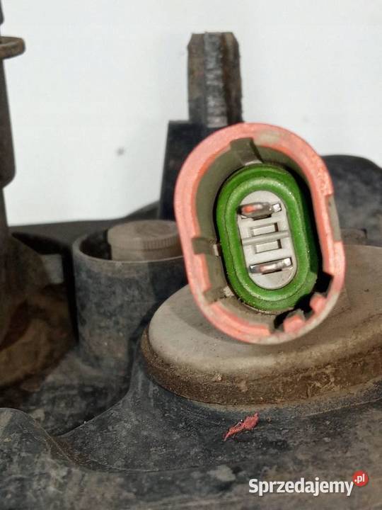 LAMPA PRZÓD PRAWA EU 8200744754 Dacia Logan I