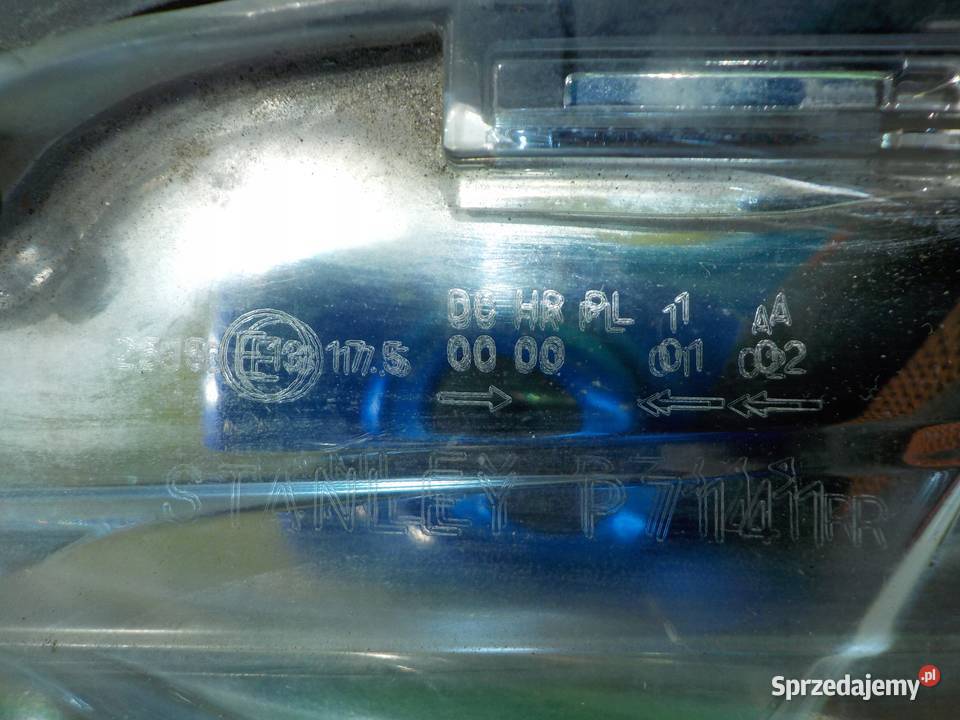 PEUGEOT 4007 11r 5D XENON lampa prawa przod Suków