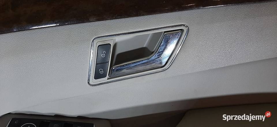 Boczek tapicerka drzwi Mercedes W212 Prawy przód świętokrzyskie
