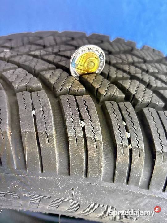 Opony zimowe Bridgestone Blizzak LM005 18565 R15 185 Łobez