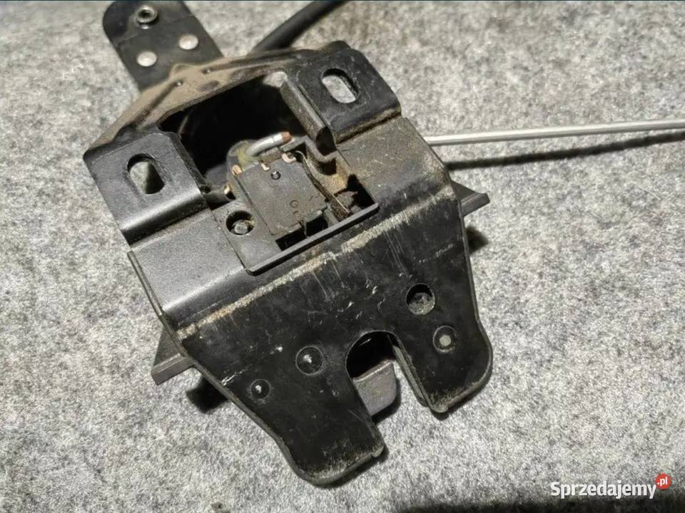 Zamek klapy bagażnika BMW E38 osobowe