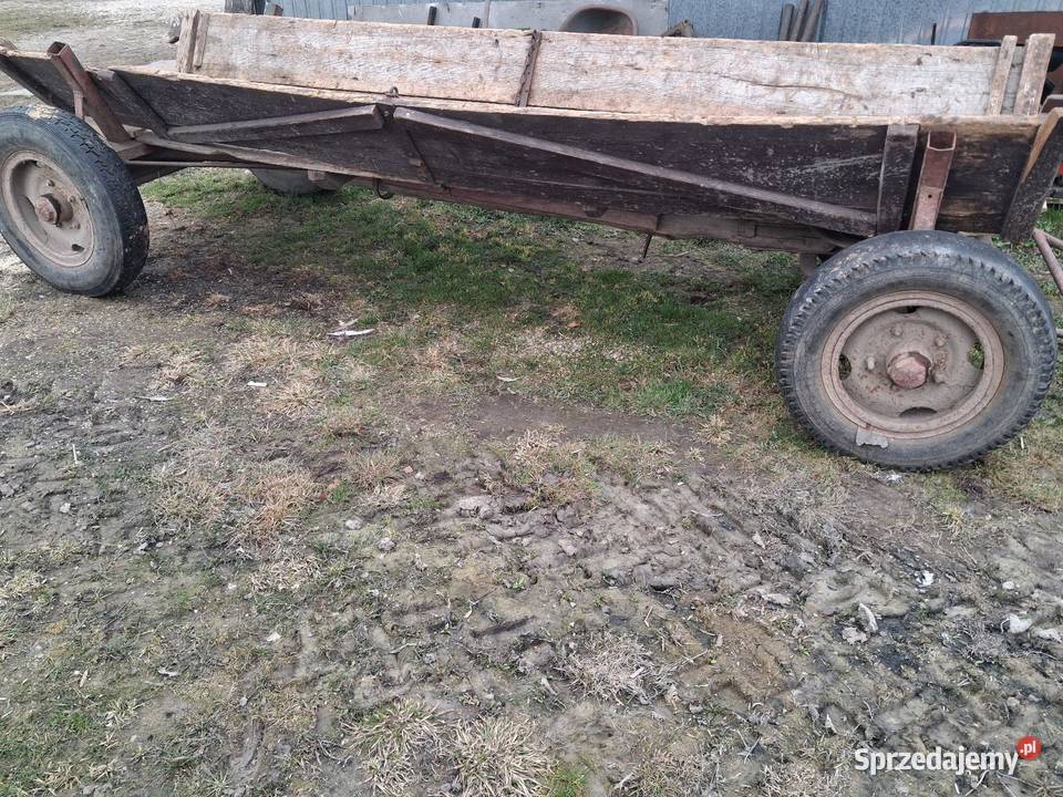 Wóz do ciągnika nieuszkodzony