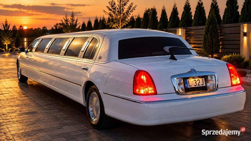 Limuzyna lincoln town car VAT marża Rzędowice