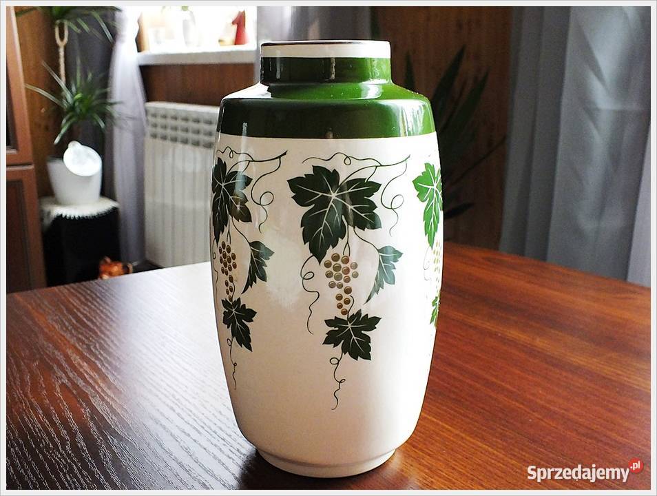 Wazon porcelanowy z winoroślą sygnowany z lat 60 Żary sprzedam