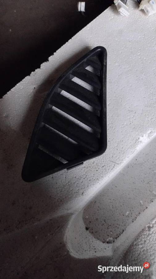 LEON IV KRATKA OSŁONA MASKOWNICA GŁOŚNIKA Dobrzyca