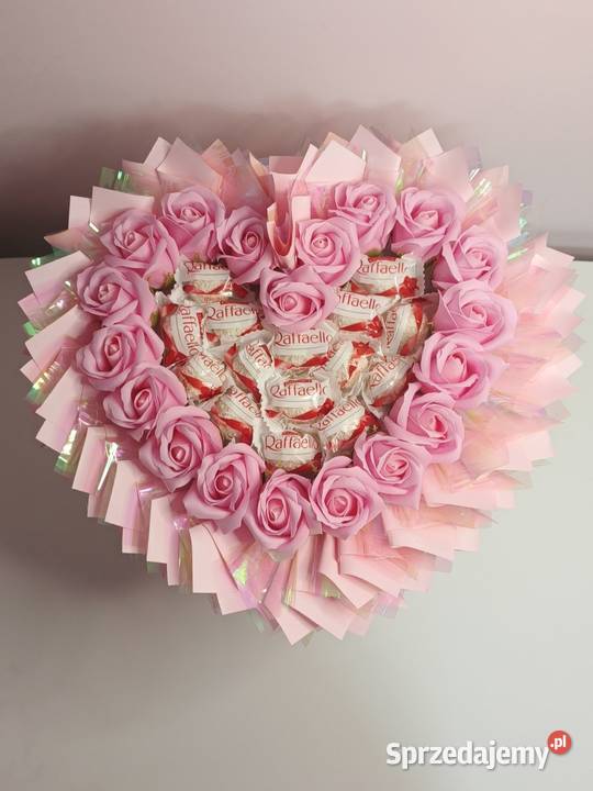 Bukiet serce z różami mydlanymi i Raffaello Wrocław