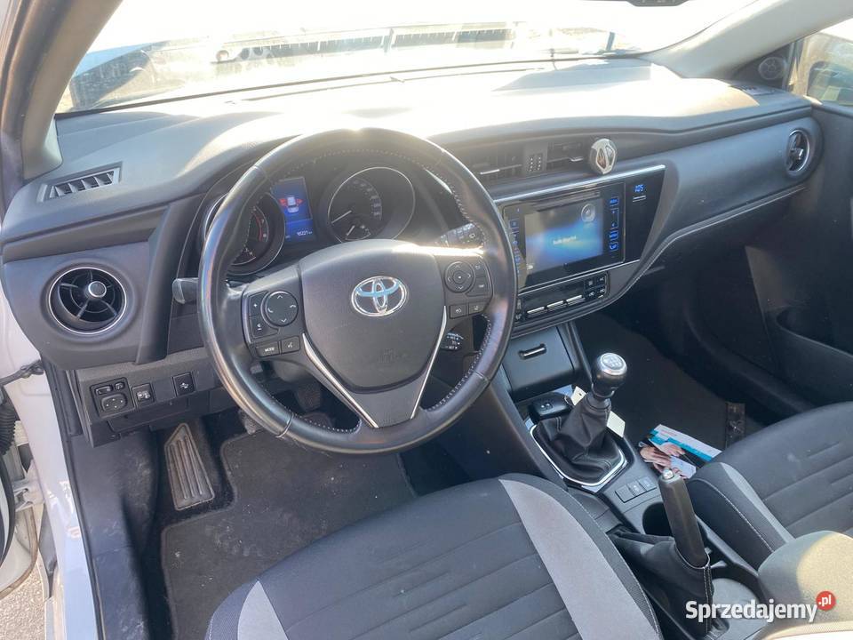 TOYOTA Auris 12T 116 Design EB162 Kielce
