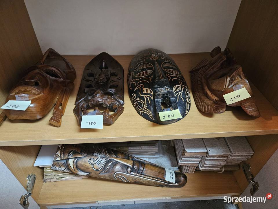 Kolekcja figury rzeźby maski