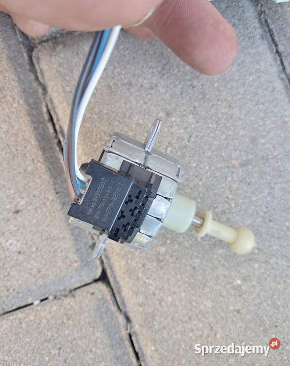 WIĄZKA LAMPY PRZÓD LEWA XENON BMW X1 E84 Poznań