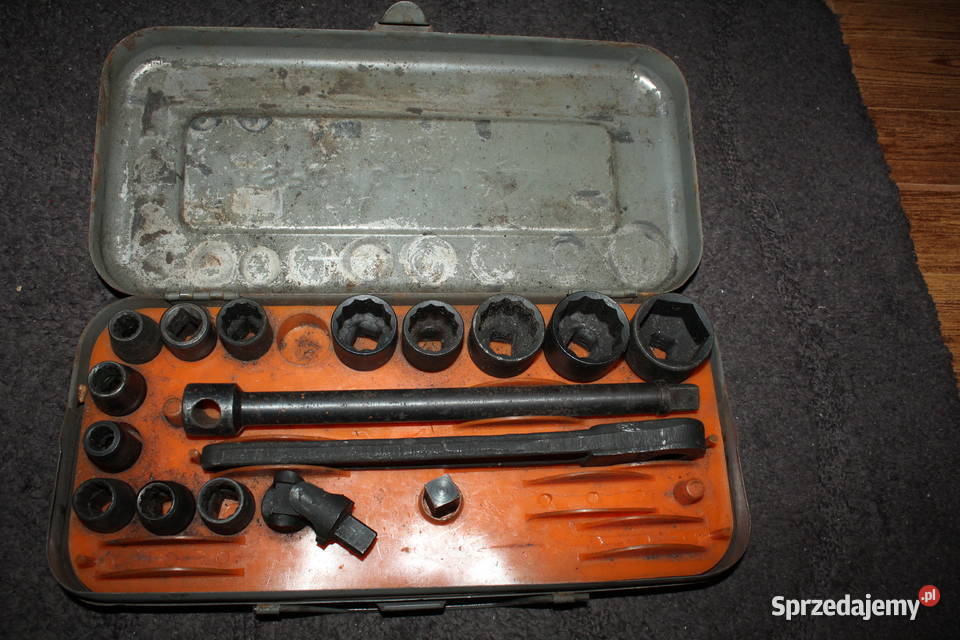 Zestaw kluczy nasadowych SMPO Lubań Made in śląskie Chorzów