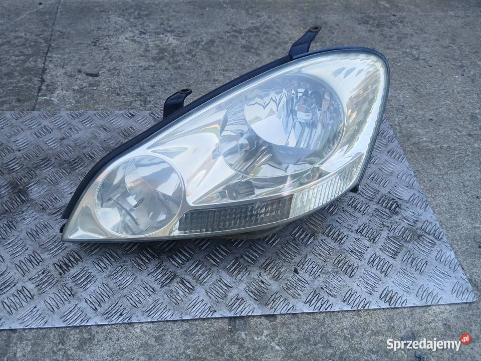 Lampa lewa przód przednia Toyota Avensis Verso małopolskie Radłów