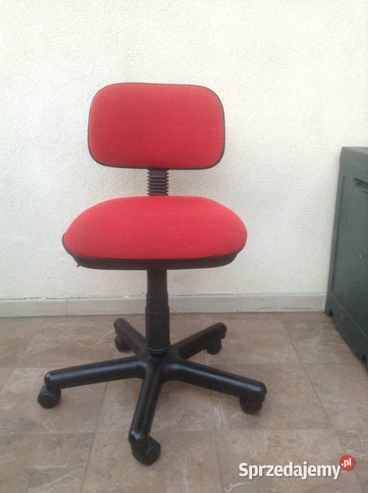 Krzesło na kółkach z regulowaną pneumatycznie wysokością.