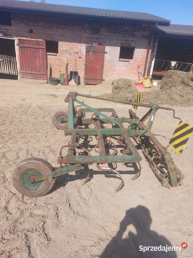 Kultywator z wałkiem Markowola