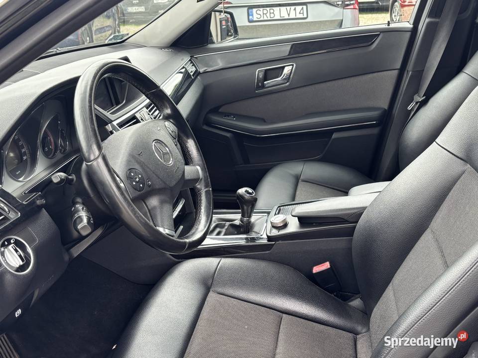 MercedesBenz E200 gniazdo AUX