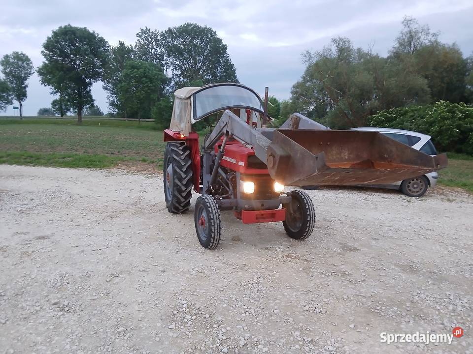 Ciągnik Mf 133 z turem świętokrzyskie Nowy Korczyn