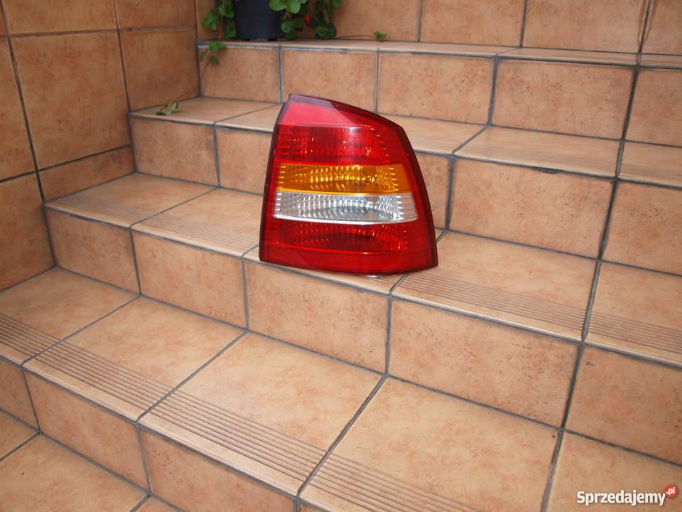 Opel Astra 2 lampa prawa tył 1998 2004r europa Kalisz