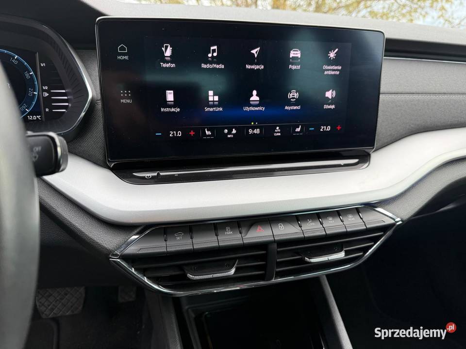 Skoda Octavia IV 2020 teraz OKTAVIA 15 eTec Rok produkcji 2024 Daszyna