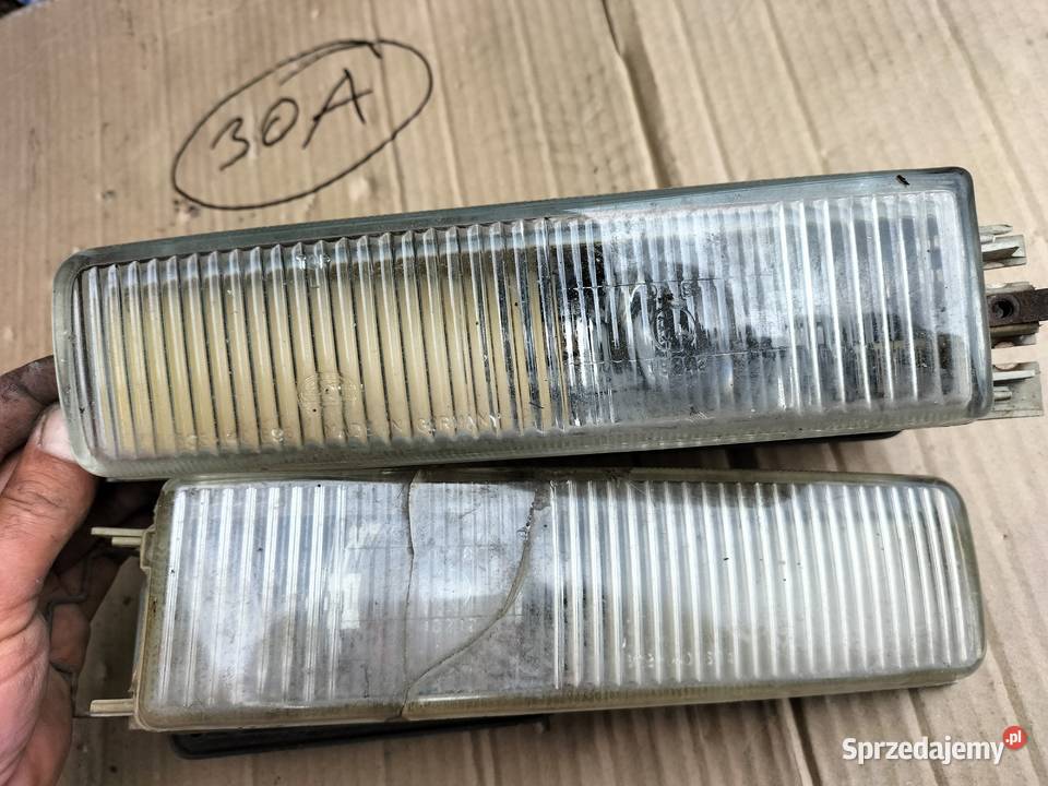 AUDI 80 B4 80B4 HALOGEN PRAWY LEWY HELLA Pozostałe Kamień-Kolonia