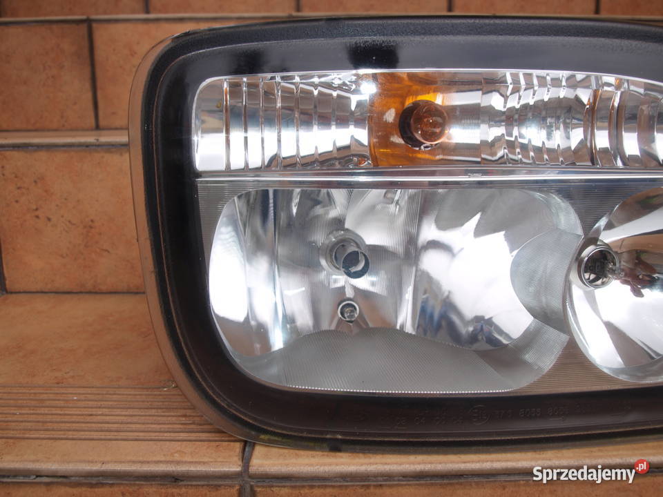 Mercedes Actros MP2 lampa prawa przód 2003 2009r Kalisz