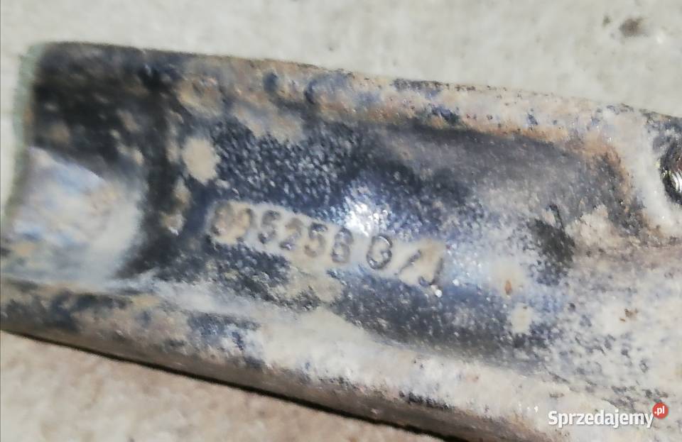 Zwrotnica przód przednia prawa Audi 80 b4 20 19 Sanok sprzedam