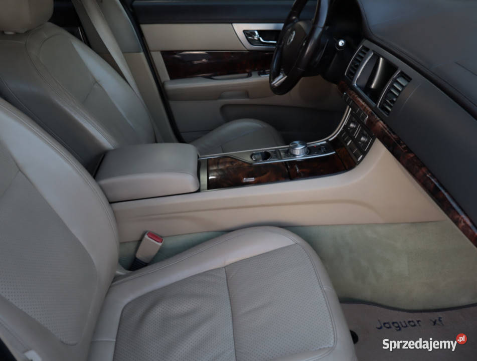 Jaguar XF 30 D nieuszkodzony Samochody osobowe