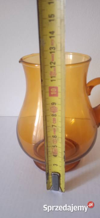 Szklany kolorowy mały dzbanuszek z okresu PRL Porcelana i szkło