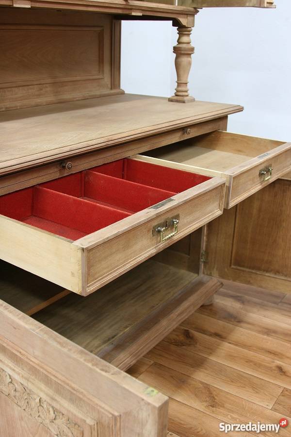 Orzechowy Kredens Secesyjny Oczyszczony