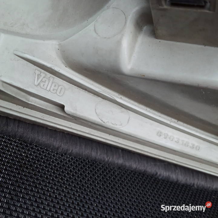 VW Golf V Lampa prawy tył tylna VALEO Europa podkarpackie