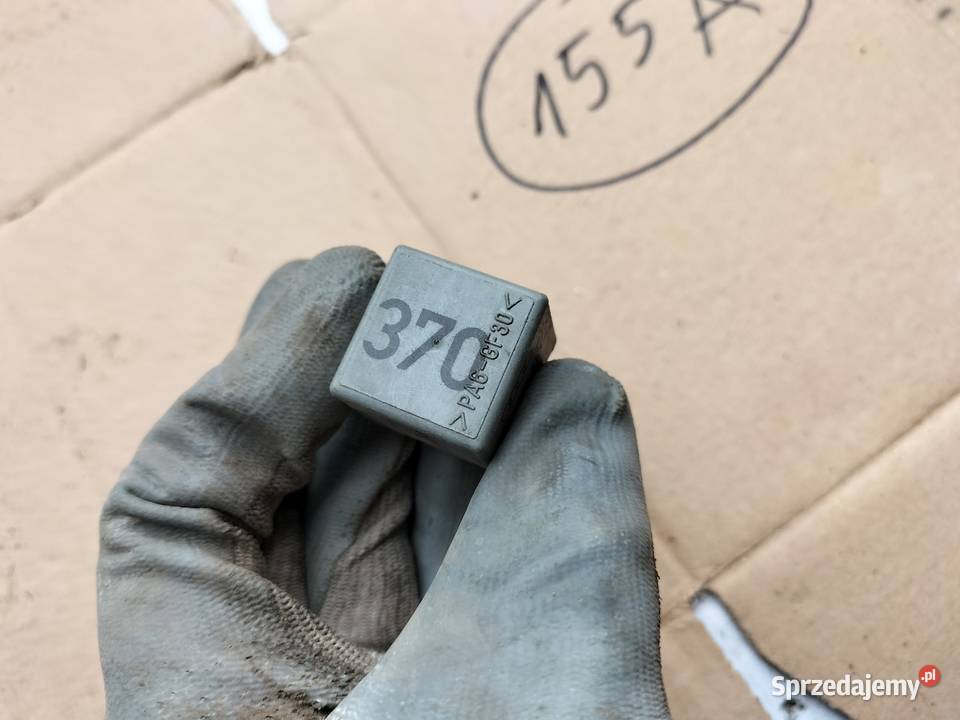 PRZEKAŹNIK 370 8D0951253 osobowe lubelskie Kamień-Kolonia