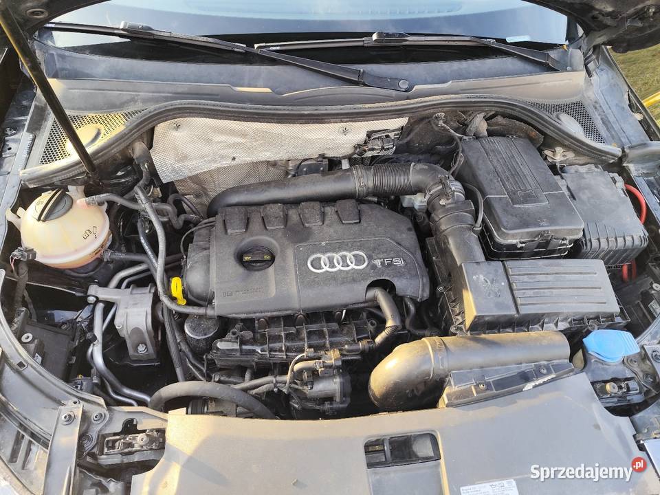 AUDI Q3 20 TFSI QUATTRO 200 czarny Rusinów