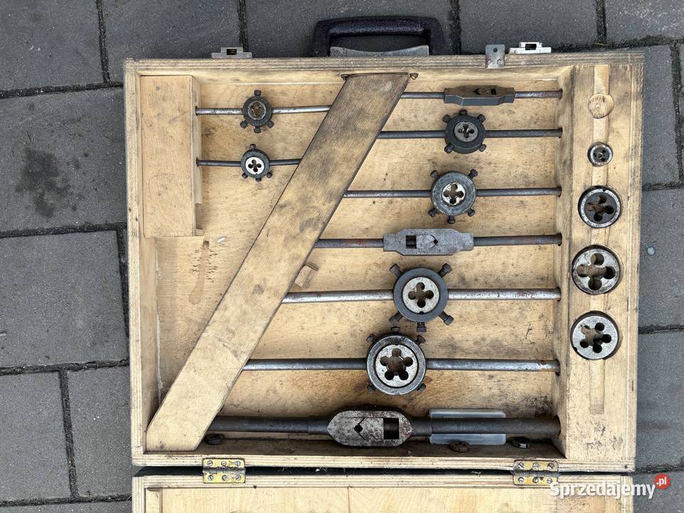 Zestaw gwintowników i narzynek C5a FWP VIS 1974 Gdańsk