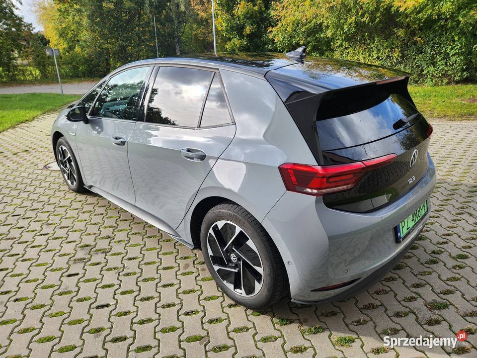 Obserwuj Volkswagen ID3 Moon Stone Gray 58kW 204 światła przeciwmgielne Puszczykowo