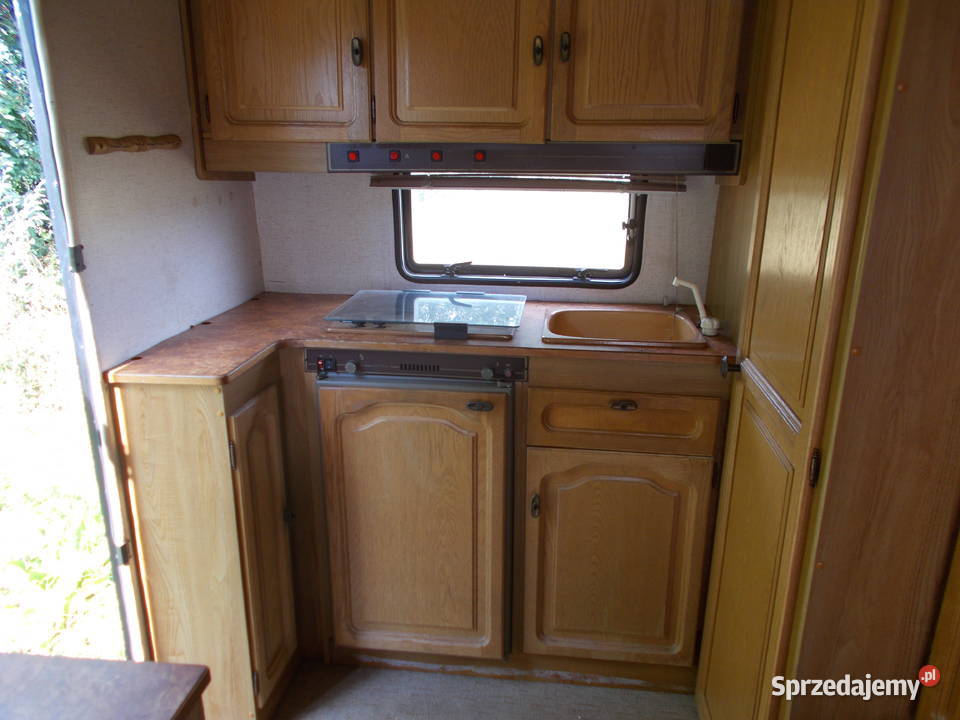 Przyczepa kempingowa Buerstner 4302 LUX Żnin