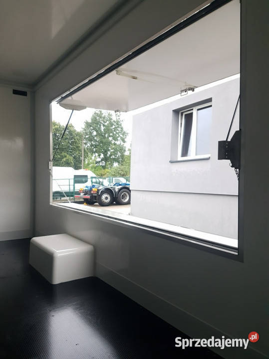 Iveco Daily SKLEP BAR FOODTRUCK KONTENER wielofunkcyjna kierownica Iveco Poręba
