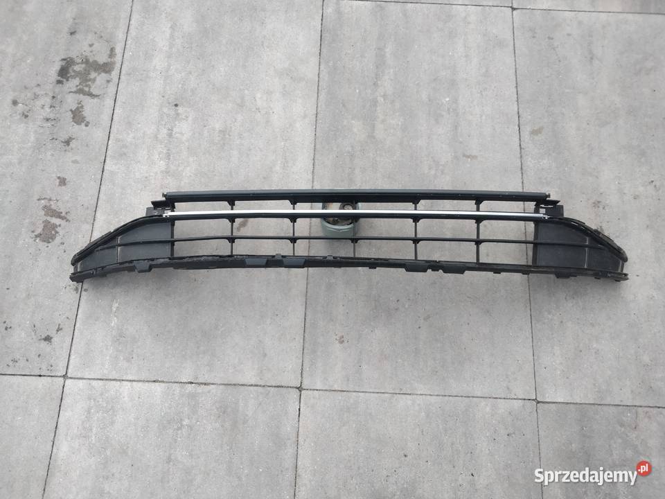 KRATKA Zderzaka dolna ŚRODKOWA VW PASSAT B8 14 Zderzaki Dęblin