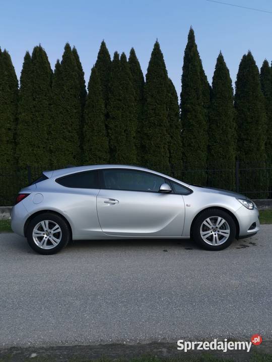 Opel Astra GTC bogate wyposażenie stan idealny
