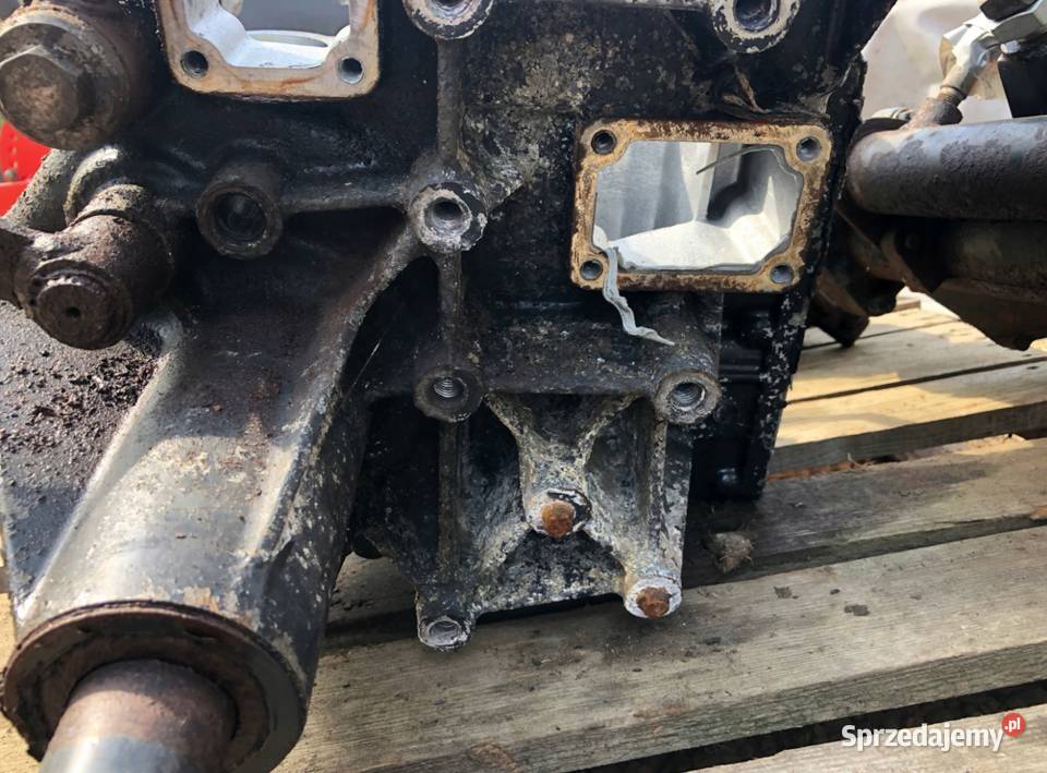 Pół oś obudowa mostu Iseki TXG 23 Kłobuck