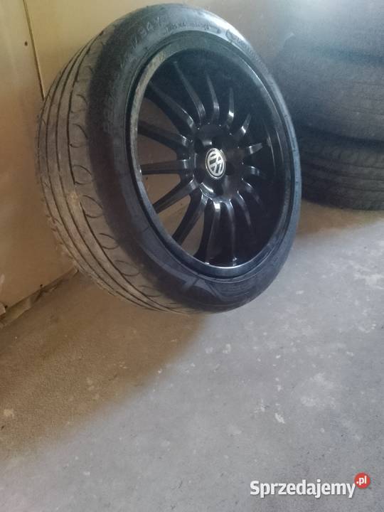 Alufegi 17 do volkswagena z oponami letnimi