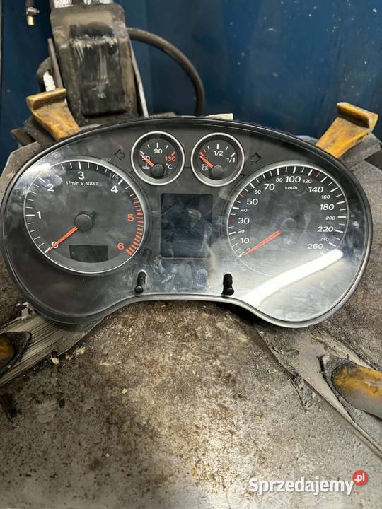 Licznik Audi a3 8p 20 tdi manual 8P0920930Q