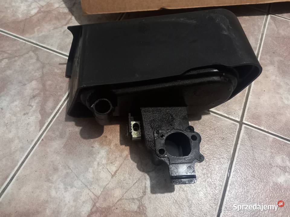 Briggsstratton 950 series obudowa filtra Łańcut sprzedam