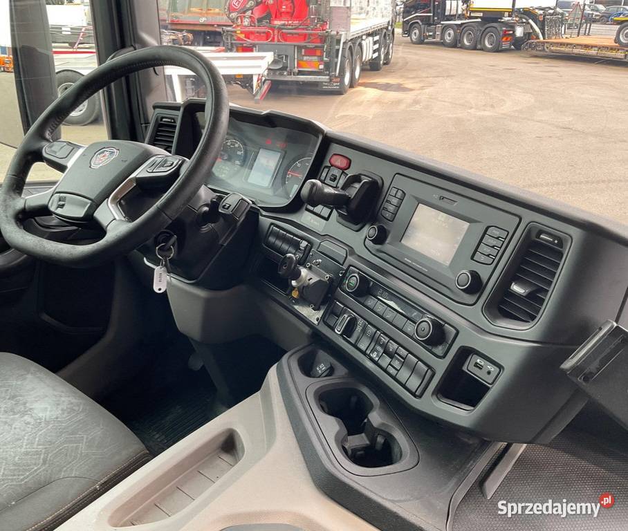 4 osiowa Wywrotka 8x4 Scania 65241km Warszawa