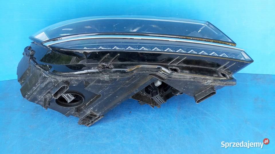 LAMPA REFLEKTOR PRAWY PRZÓD EU FULL LED VW
