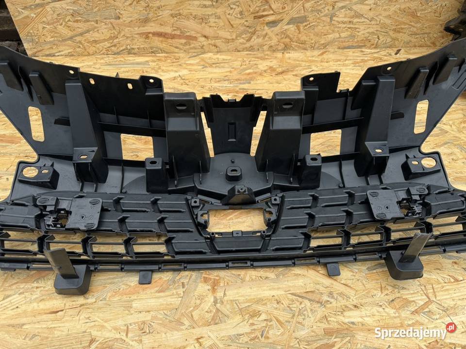 Grill atrapa chłodnicy yaris cross 531110DB20 osobowe Atrapy Sieraków