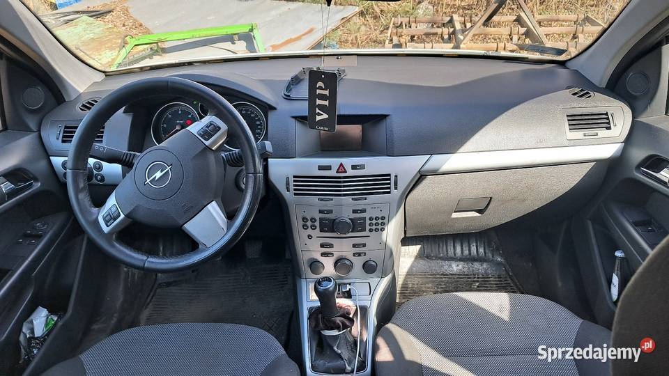 Opel Astra kombi 2010 nieuszkodzony podkarpackie Glinik Polski sprzedam