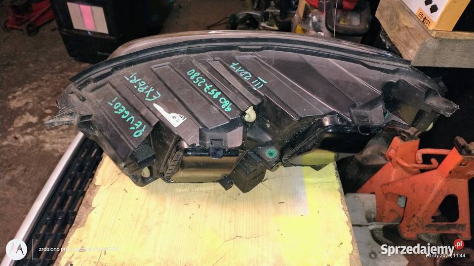 Lampa przednia prawa Peugeot 3 2017 expert Oświetlenie dolnośląskie Lubin sprzedam