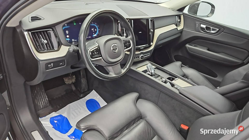 Volvo XC 60 B5 D AWD Plus Bright Z Polskiego światła przeciwmgielne Warszawa