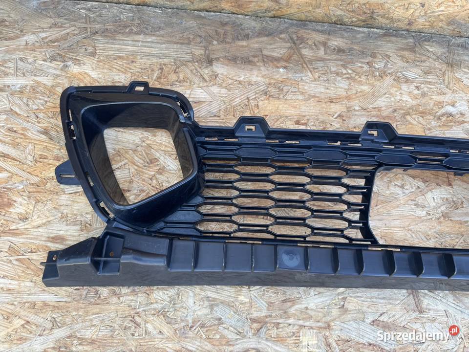 Środkowa kratka zderzaka przód BMW f44 mpakiet wielkopolskie