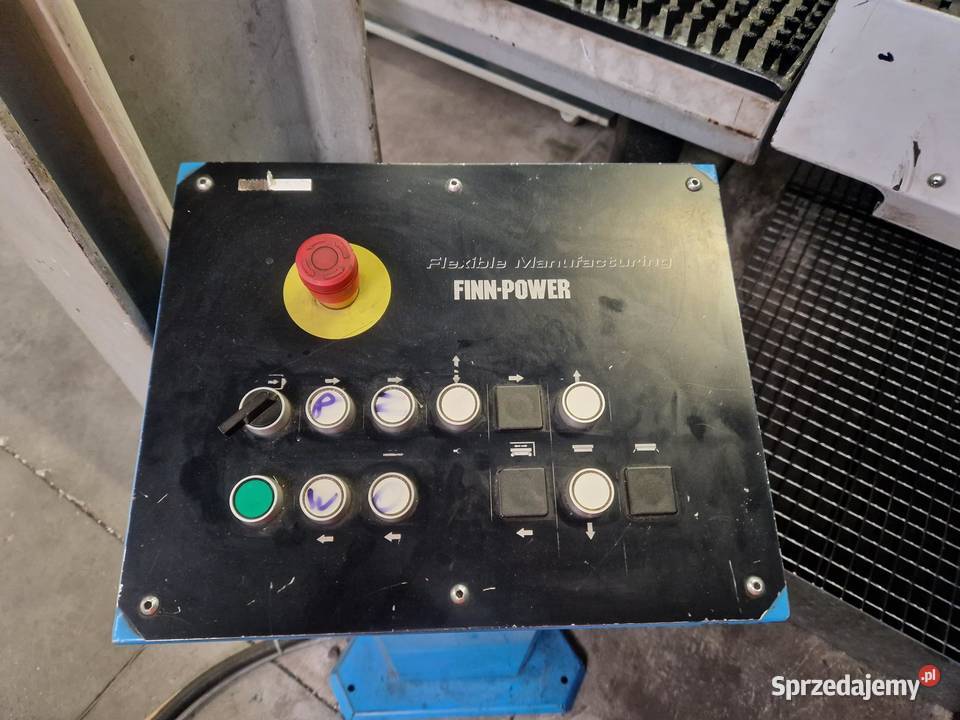 Wykrawarka rewolwerowa z laserem FINN POWER LPe6 Osieck