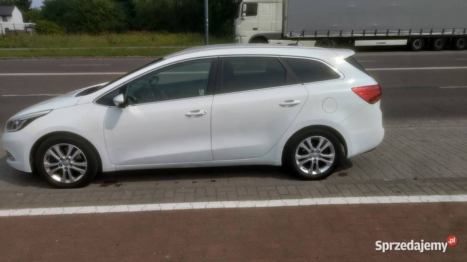 KIA CEED II 16 CRDi 128 KOMBI 2015 DIESEL Ozorków