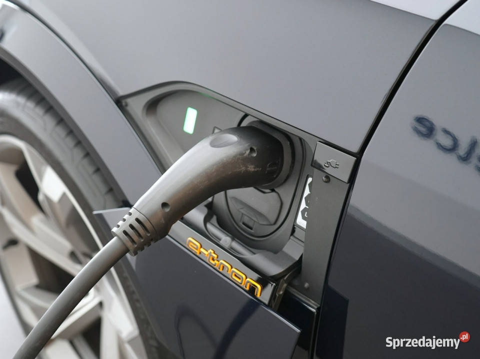 Audi Q8 Sportback etron 503 MatrixLED Kamery360 wspomaganie kierownicy Audi Kielce sprzedam